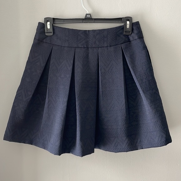 Banana Republic Navy skirt - Picture 3 of 6
